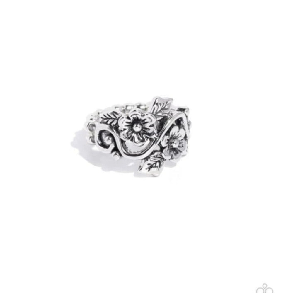 Backyard Beauty Paparazzi Silver Floral Vine Wrap Ring